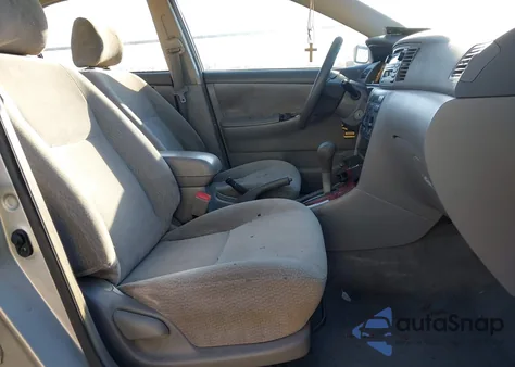 2004 Toyota Corolla Le z USA, uszkodzony, nr VIN 1NXBR32E04Z254066